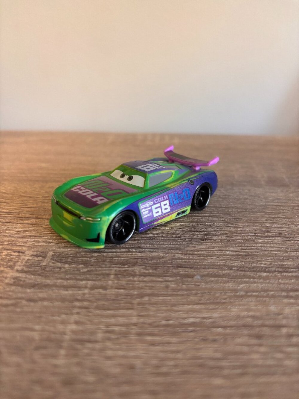 Disney Pixar Cars H.J. Hollis #68 Color-Changer Next-Gen N2O Cola Racer 1:55